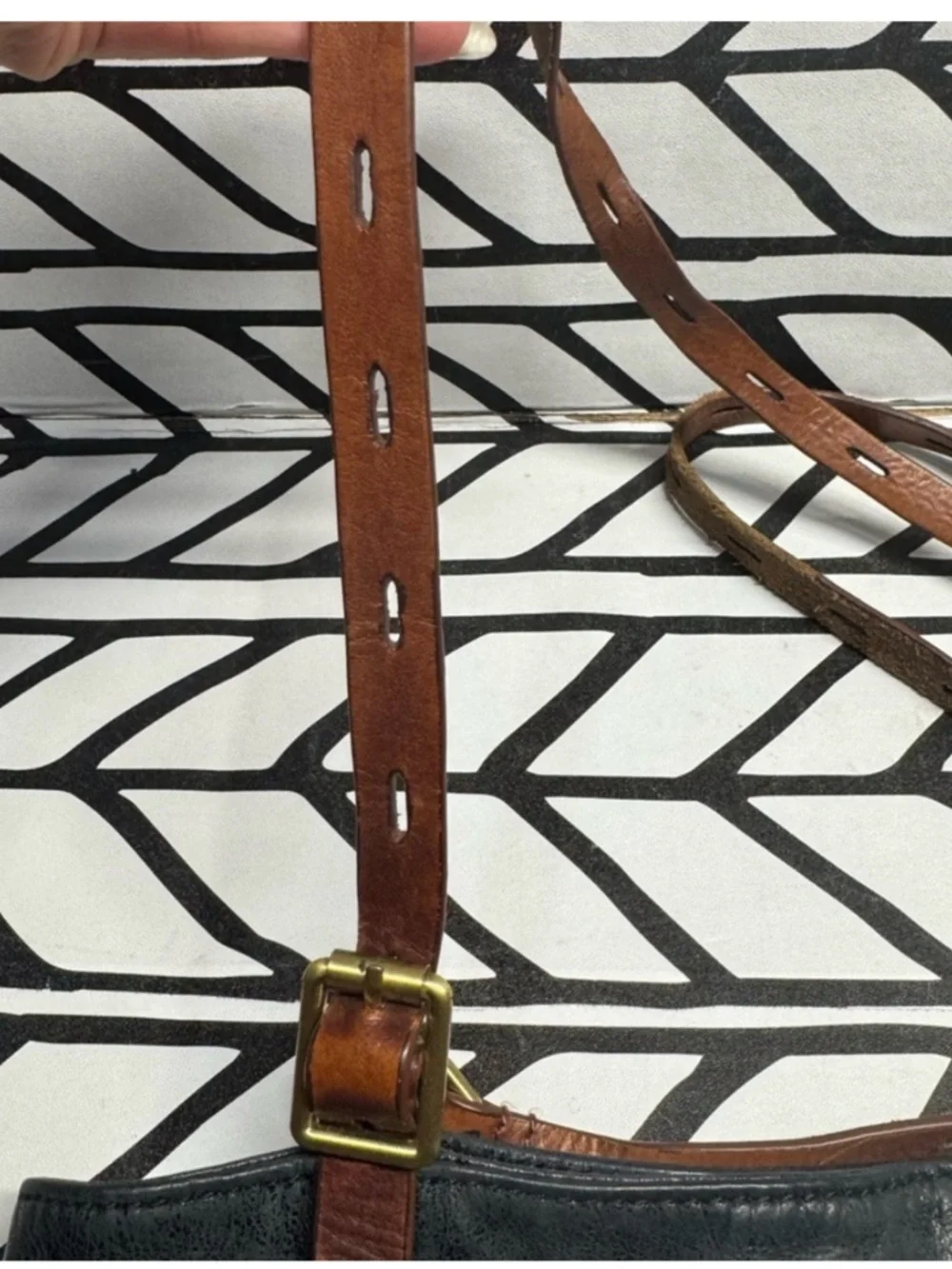 HOBO Brand Lennon Bag - Picture 3 of 5